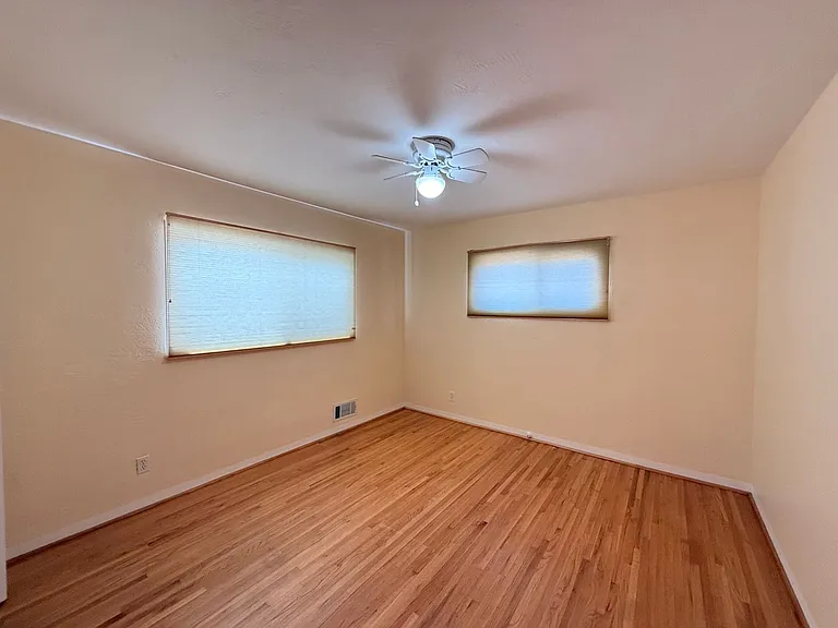 1818 Washington St NE — Photo 4