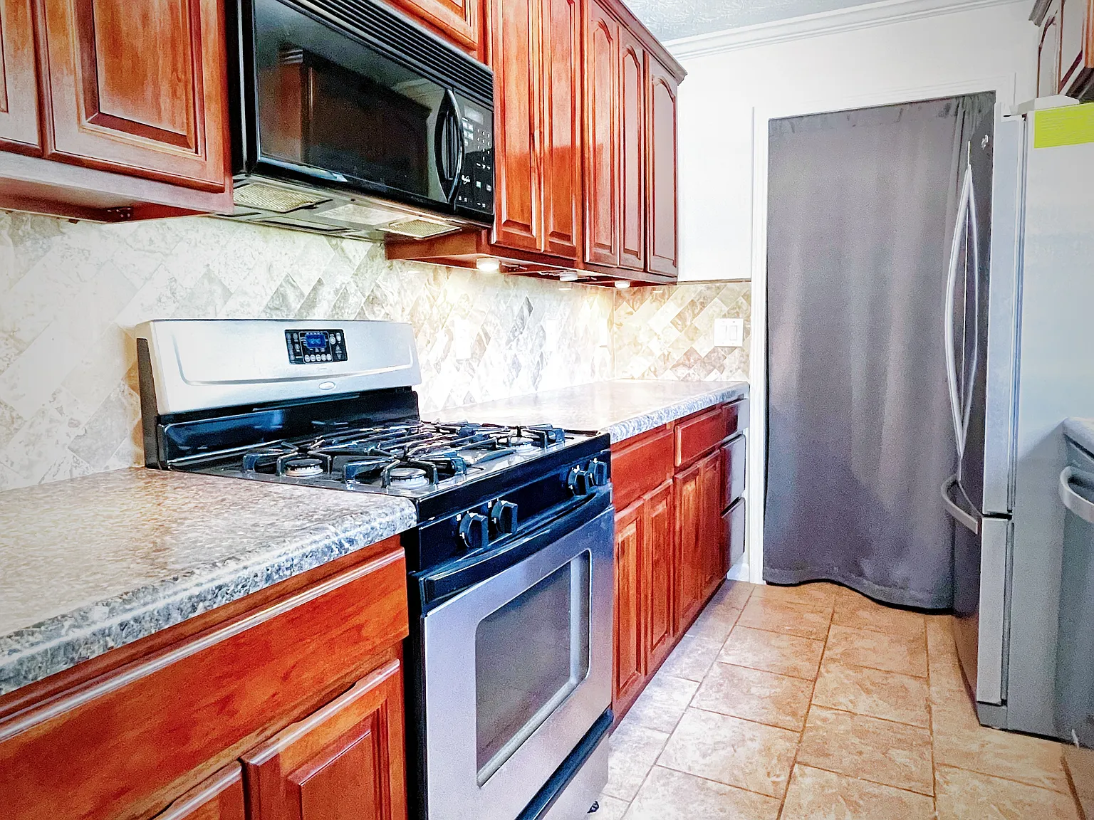 2 bed, 1.5 bath, 1080 sqft, $1,800 — Photo 4