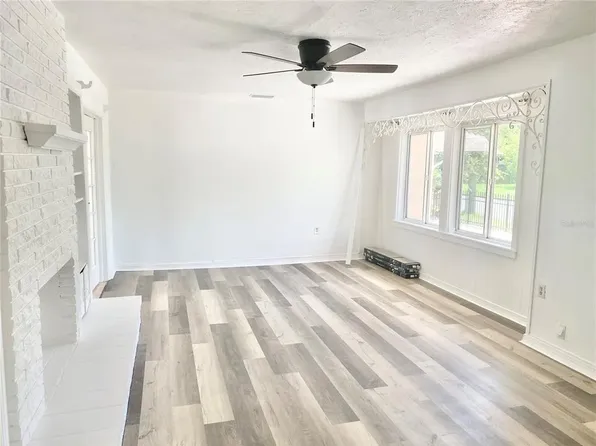 1010 16th Ave W #2, Bradenton, FL 34205