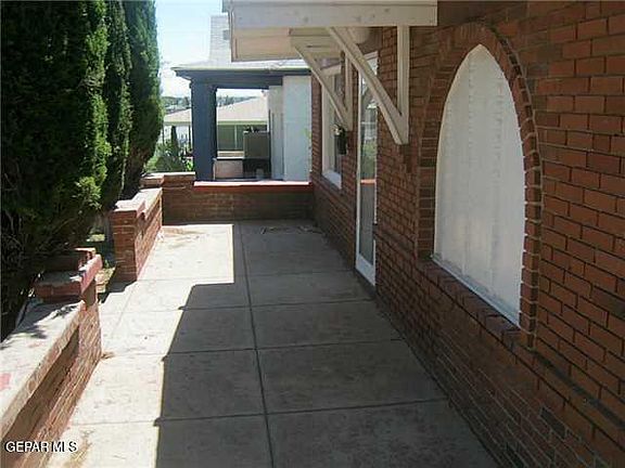 4th image of 2520 Federal Ave