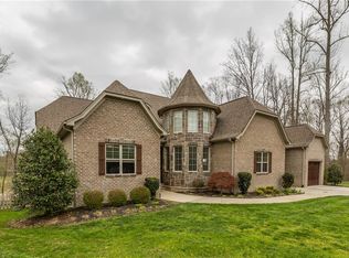8594 Sheppards Run Dr, Kernersville, NC 27284