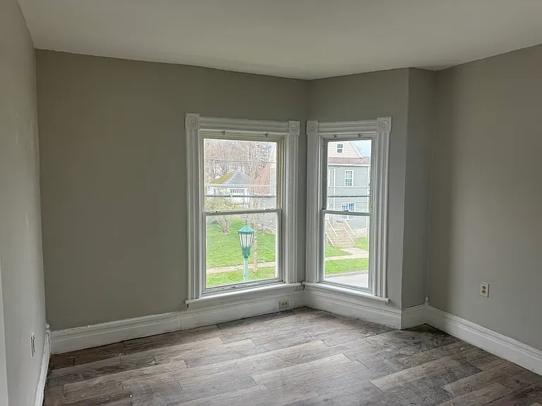 334 Clay St #5 — Photo 1