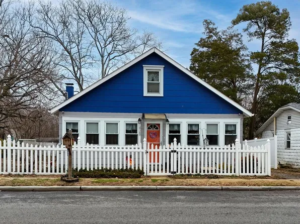 428 Pine Ave, Deptford, NJ 08096