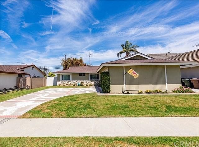 1st image of 6121 Acacia Ave
