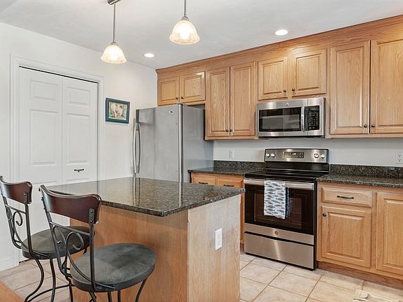 3rd image of 196 Horne Way #196