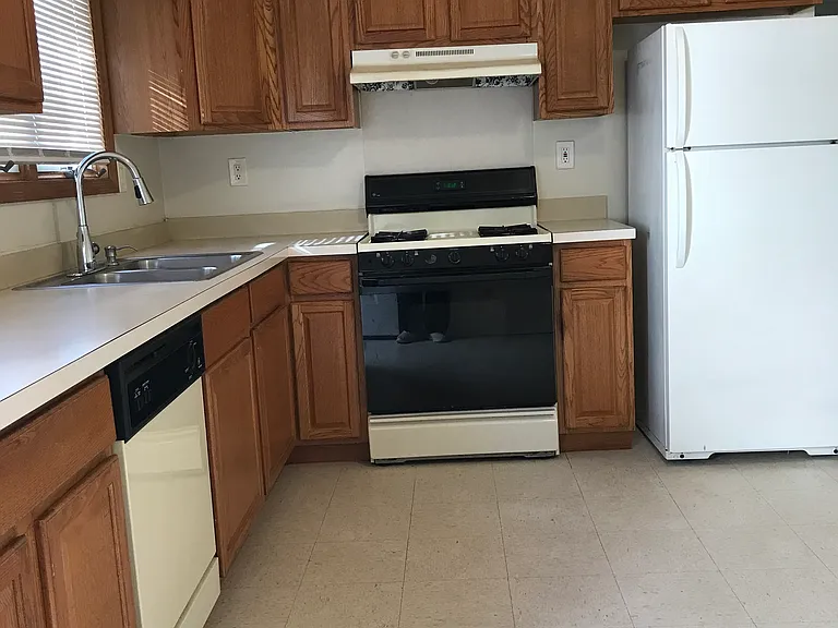 90 Garfield Ave #1 — Photo 2