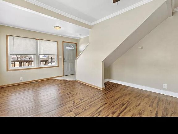 3rd image of 404 Highmoor Dr