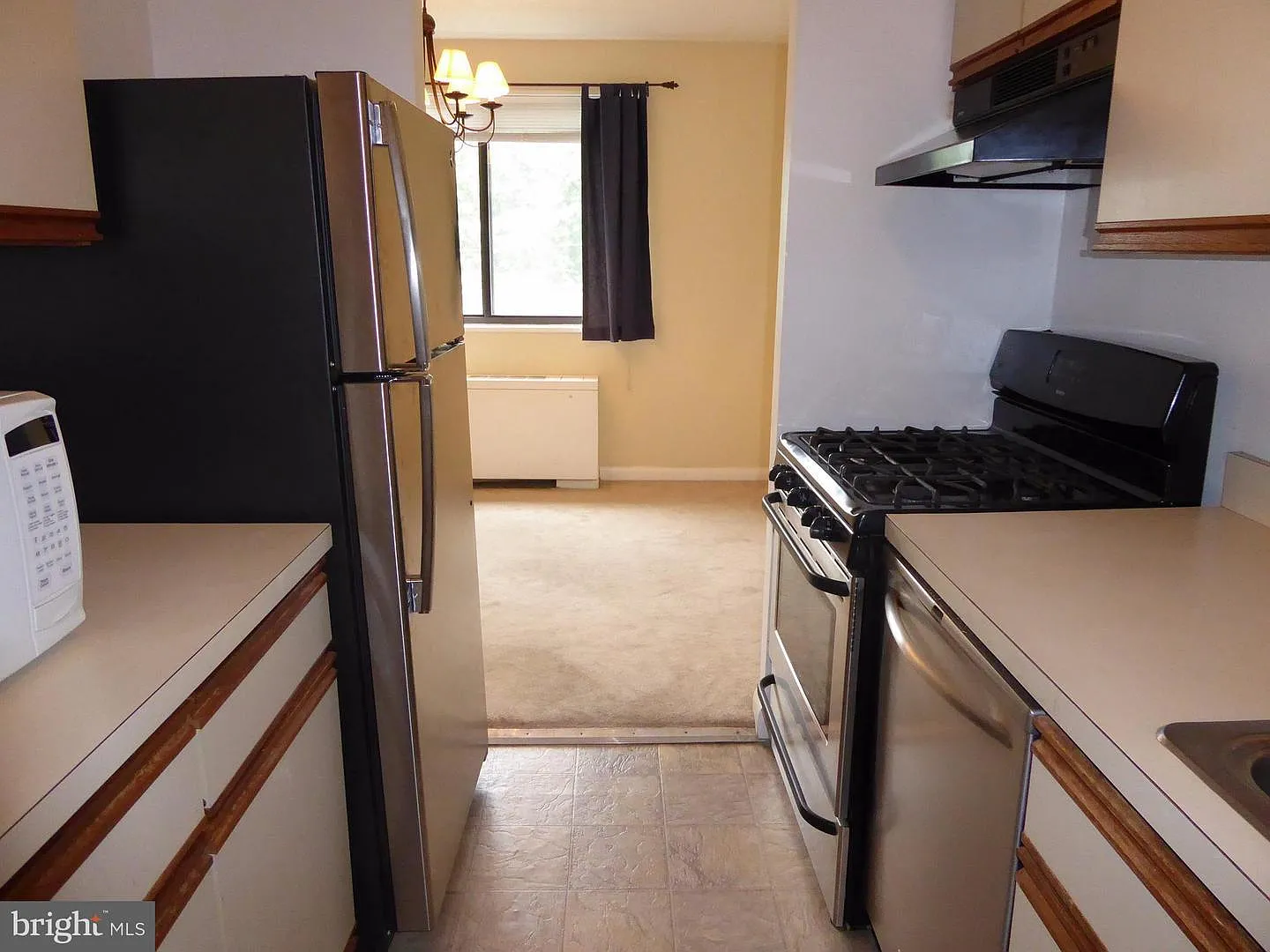 Nice 1 BR unit close to shopping with all the utilities included!! — Photo 3