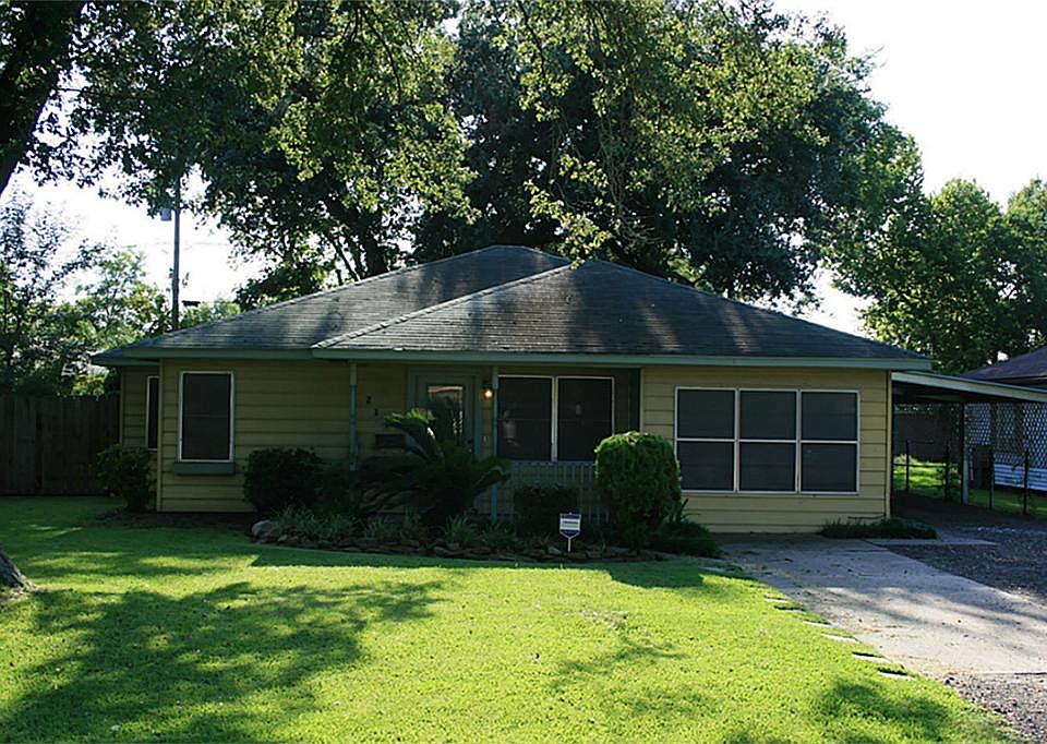 1st image of 211 Begonia Ln