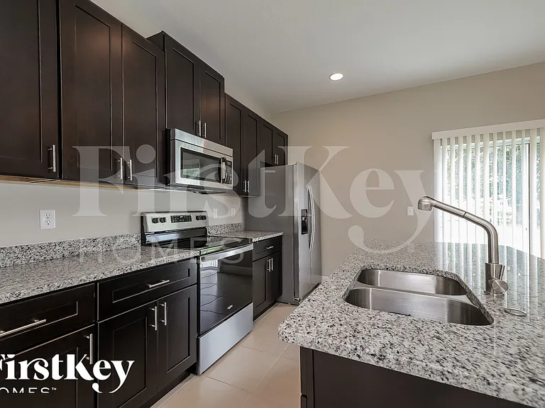445 Eagle Dr — Photo 7