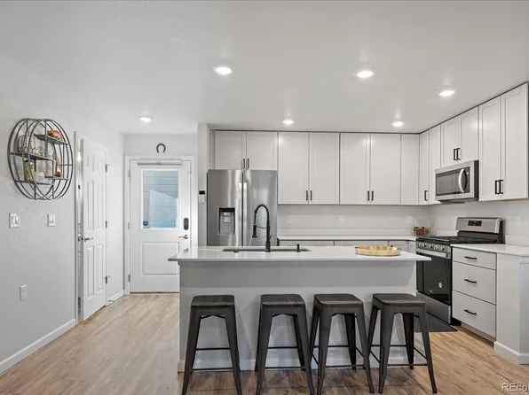 1143 Hummingbird Circle, Longmont, CO 80501