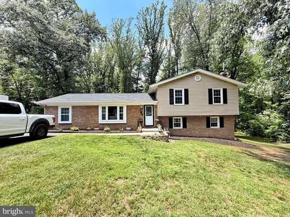 10372 Andrea Ln, La Plata, MD 20646