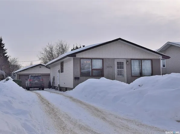 1571 1st STREET E, Prince Albert, SK S6V 0E8