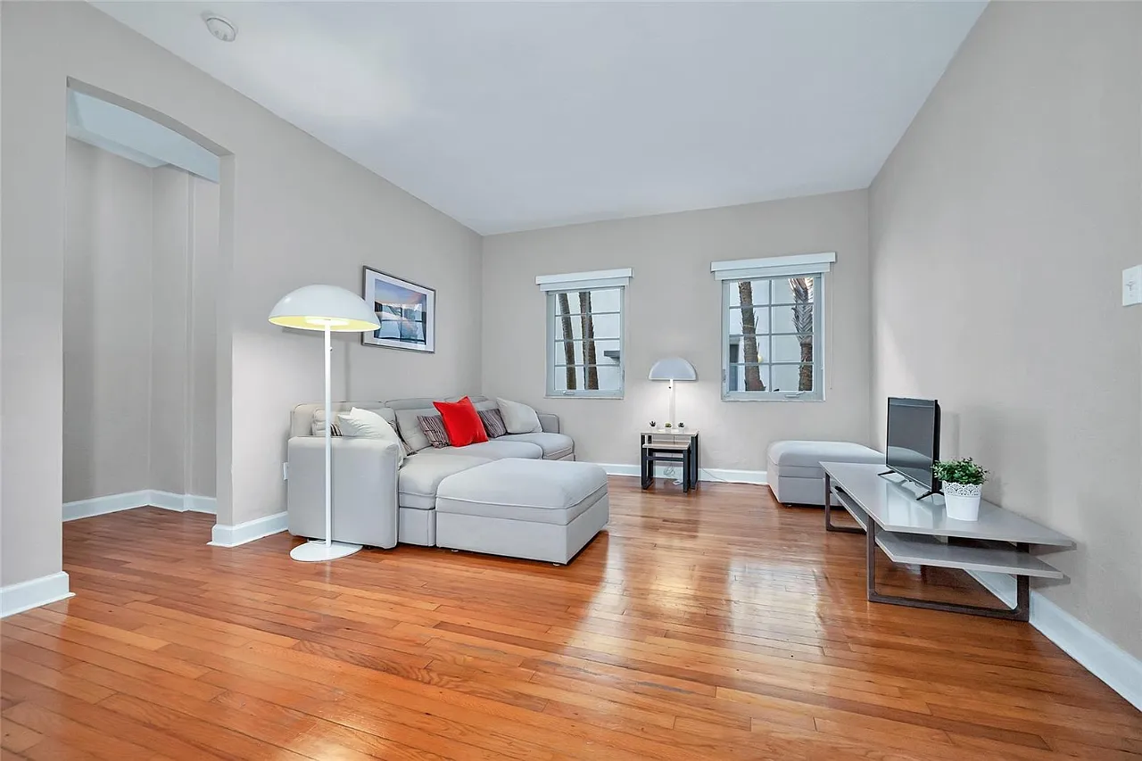 1 bed, 633 sqft, $2,100 — Photo 3