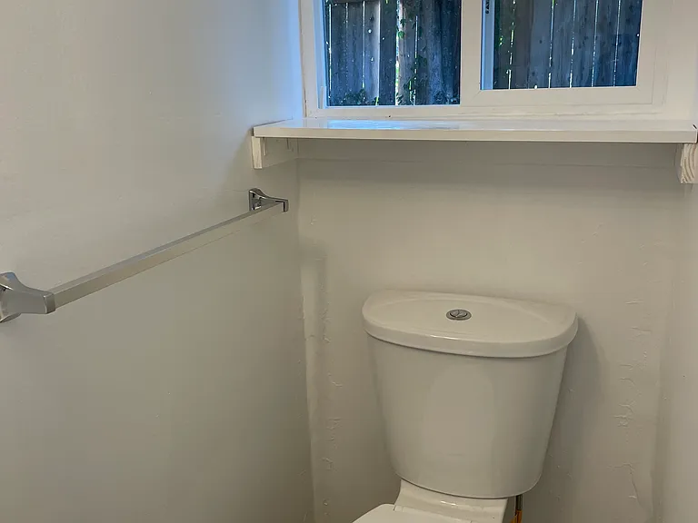 Lou Ann Pl — Photo 5