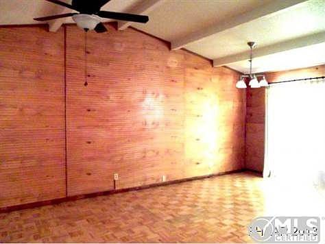 4th image of 1001 West Ln