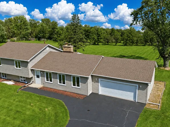 26553 S Woodlawn Ave, Crete, IL 60417