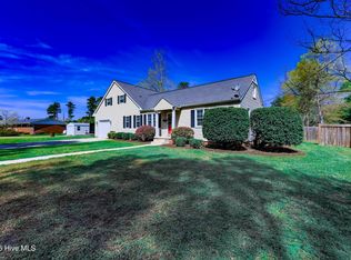 413 E Murphy St, Wallace, NC 28466