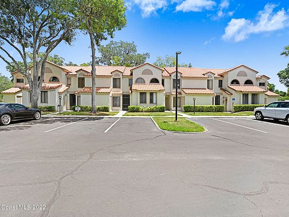 2nd image of 967 Country Club Dr #121