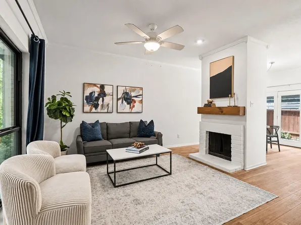 11711 Memorial Dr APT 593, Houston, TX 77024
