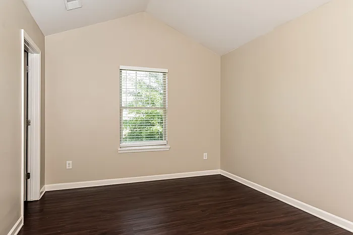 166 Biscayne Ter — Photo 12