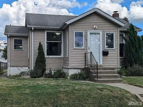 930 Roberts St, South Bend, IN 46615