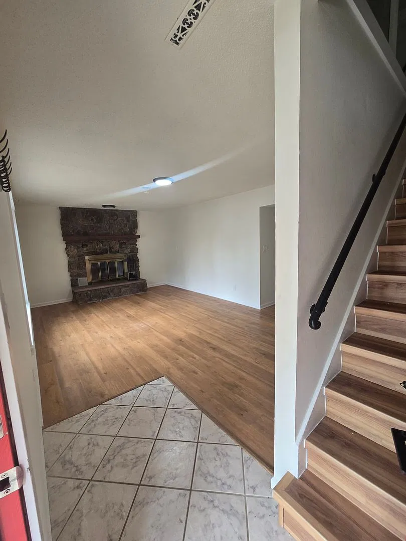Freshly remodeled 3Bedroom Home in Loveland Now Available! — Photo 3