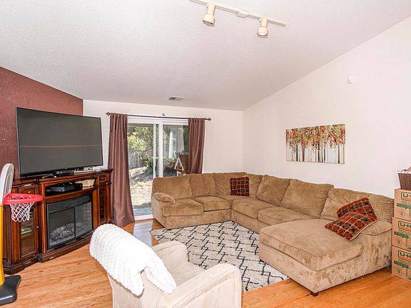 2nd image of 4080 Hillside Ct