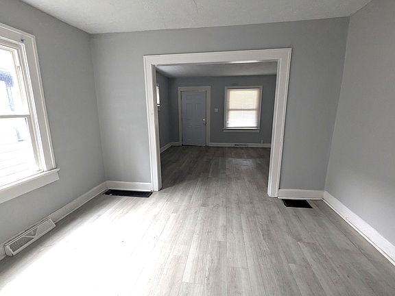 4th image of 820 N Drexel Ave