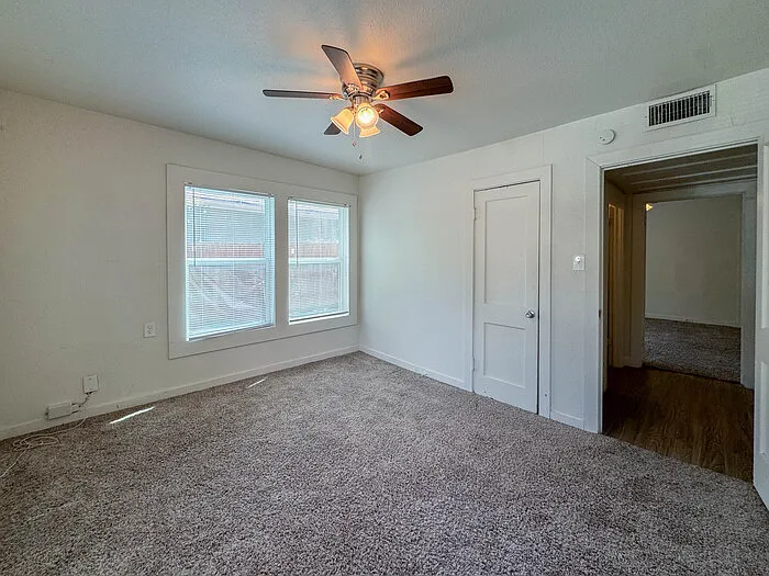 609 Amarillo St — Photo 11