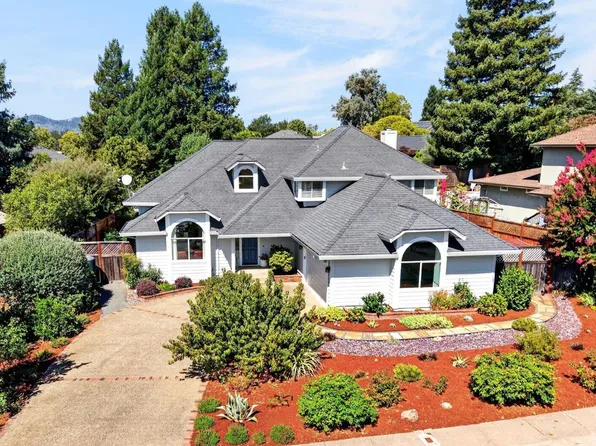 421 Greens Drive, Healdsburg, CA 95448