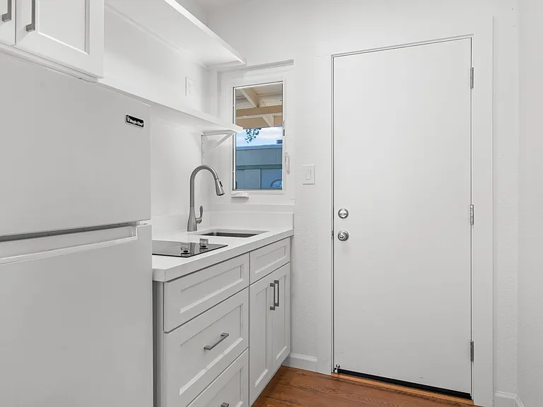149 Mason St — Photo 3