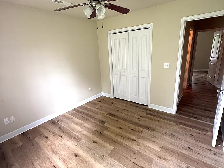 210 Brookstone Dr — Photo 8