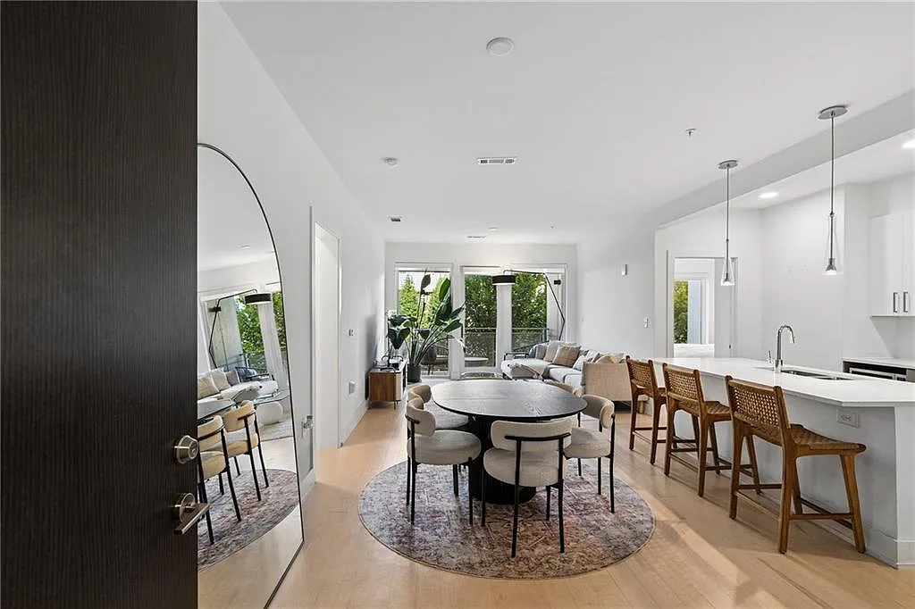 2 bed, 2.0 bath, 1282 sqft, $4,000 — Photo 1