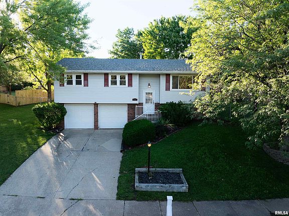 3rd image of 1315 W Queens Court Rd