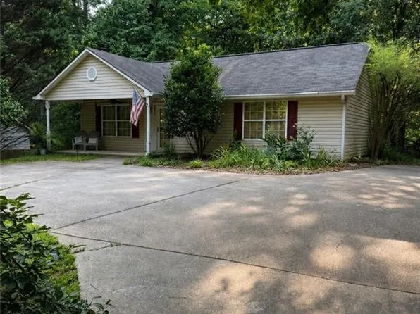 5635 Lakeview Ct, Gainesville, GA 30506