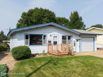 973 Dell Ave, Dickinson, ND, 58601