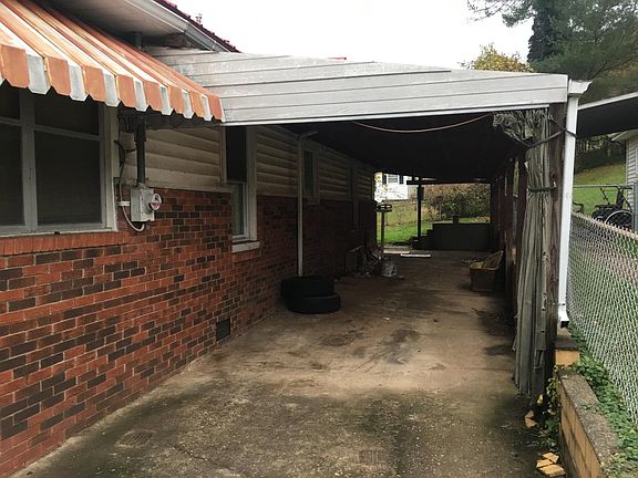 2nd image of 2764 Falcon Dr