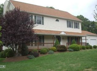 27 Johnson St, Trumbull, CT 06611