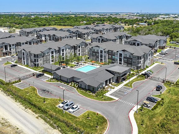5th image of 707 SE Loop 410 #2102