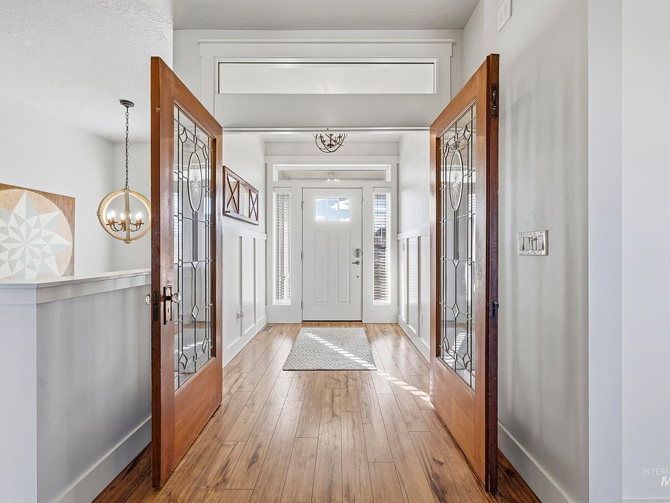 1st image of 27204 Serenity Ln