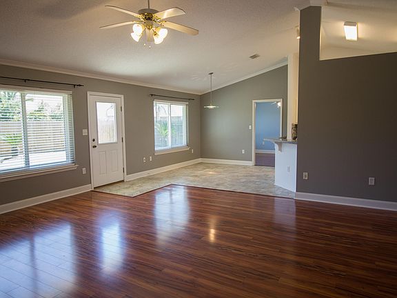 4th image of 2303 Heritage Cir