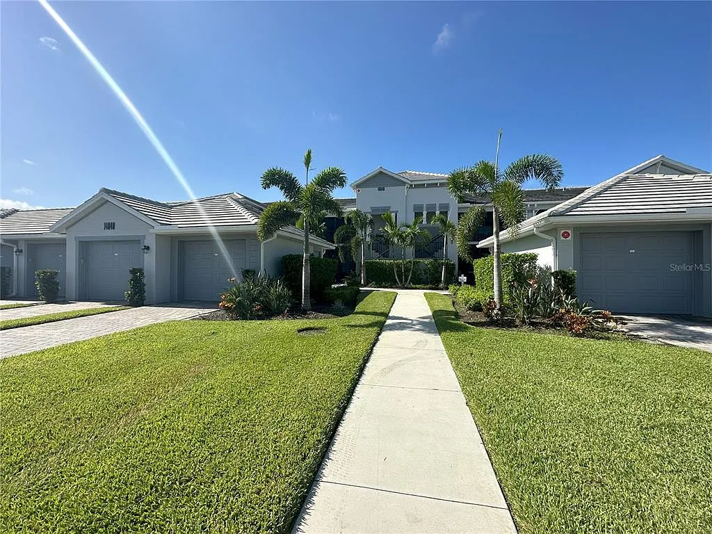 2 bed, 2.0 bath, 1438 sqft, $6,500 — Photo 2