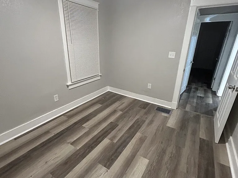 4119 Forest Ave — Photo 8