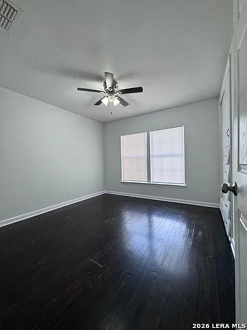 211 Cresham Dr — Photo 9