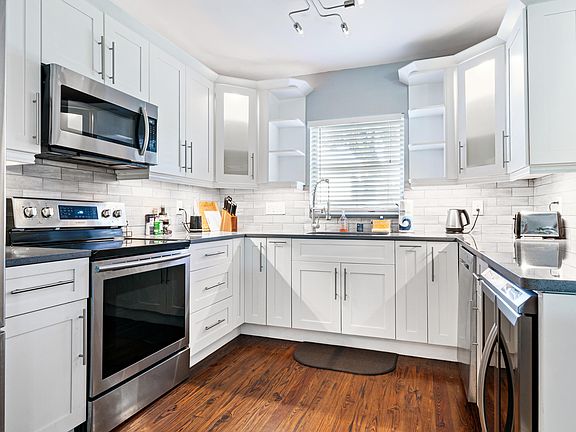 5th image of 520 51st Street