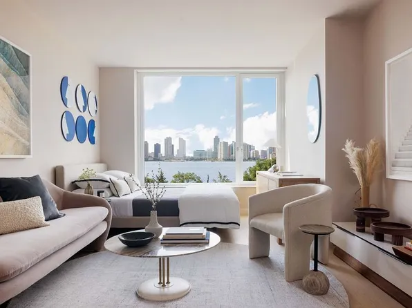 450 Washington St #307, New York, NY 10013