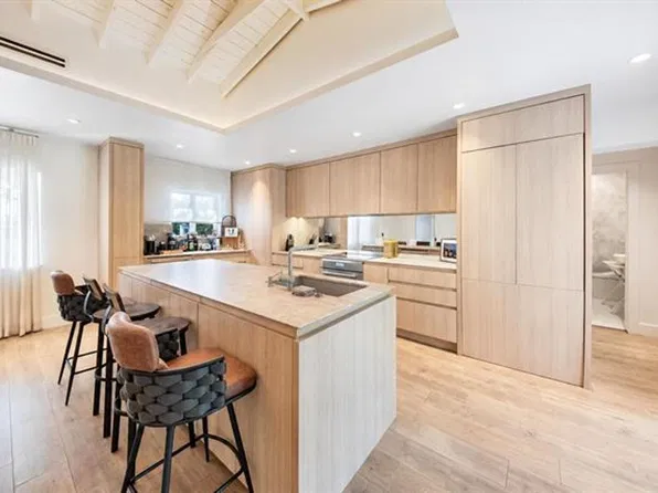 919 Granada Groves Ct #919, Miami, FL 33134