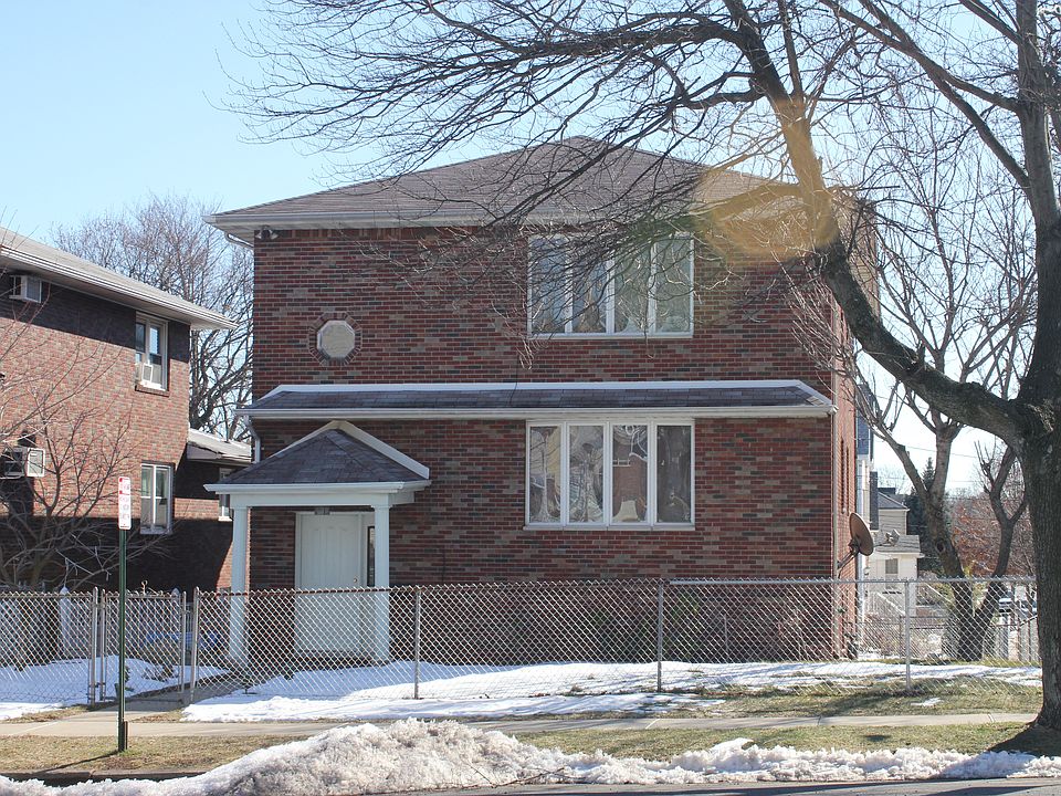 1st image of 124 Belmont Ave