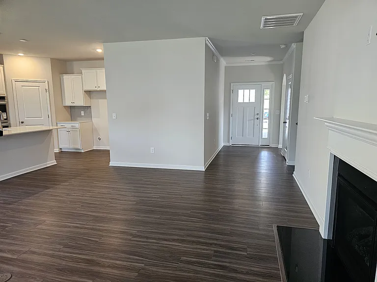 122 Somerset Ln — Photo 4